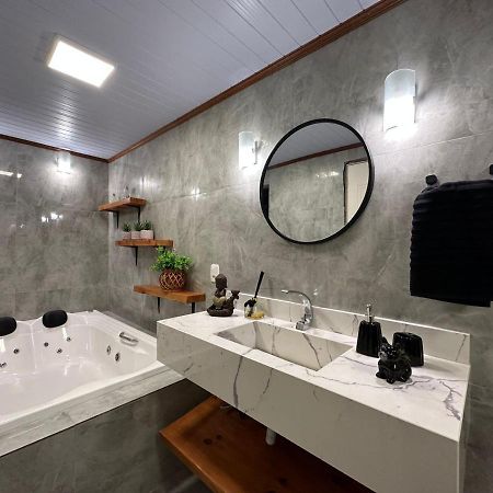 Апартаменты Apartamento Com Hidromassagem Em Грамаду Экстерьер фото